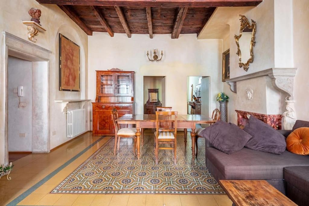 Central Elegant Apartment - Liberty House Bologna Kültér fotó