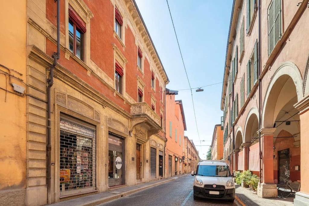 Central Elegant Apartment - Liberty House Bologna Kültér fotó